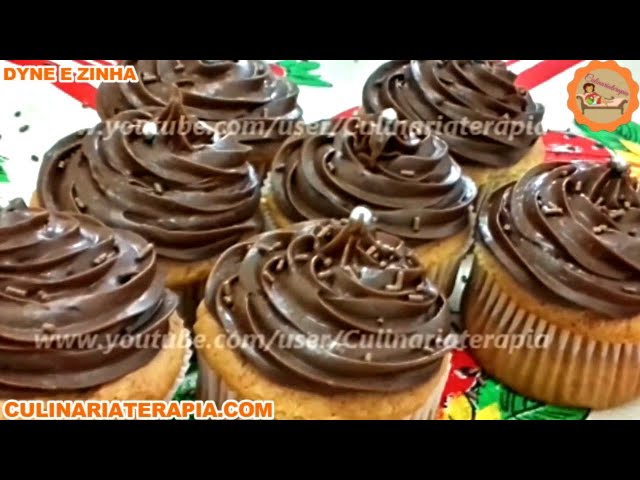 'Video thumbnail for Aprenda Como Fazer Brigadeiro de Chocolate em Ponto de Bico para Decorar Bolos Artísticos em Geral'