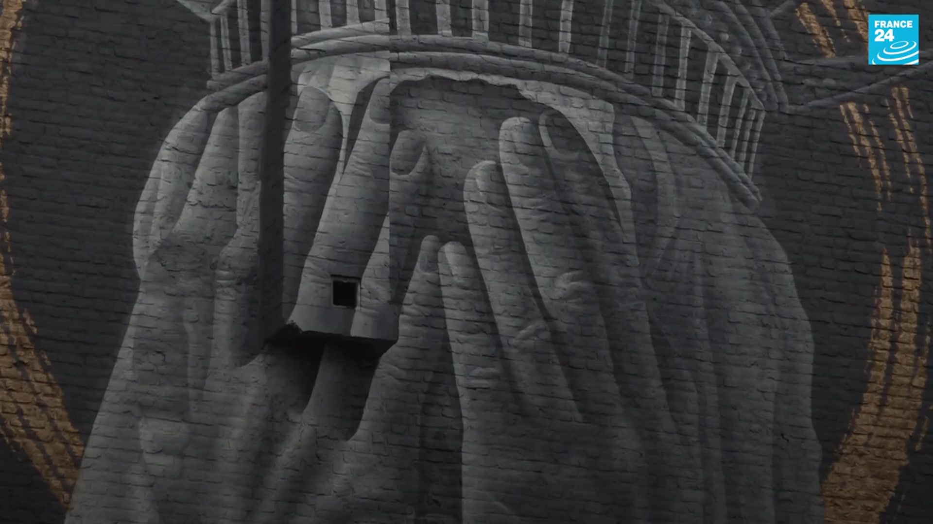 'Video thumbnail for France: Statue of Liberty covers her eyes in mural protesting Trump'