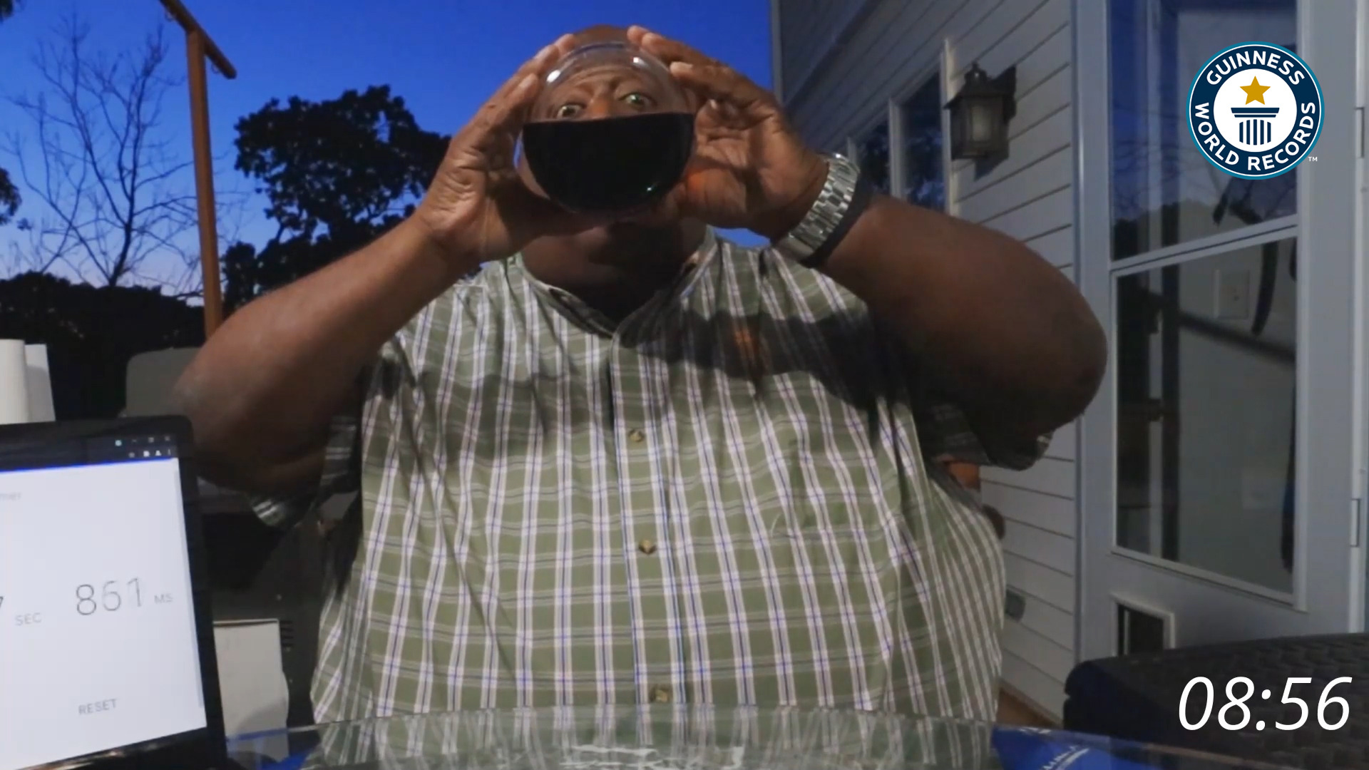 'Video thumbnail for Fastest soda chug, Eric Badlands Booker’s Guinness World Records attempt'