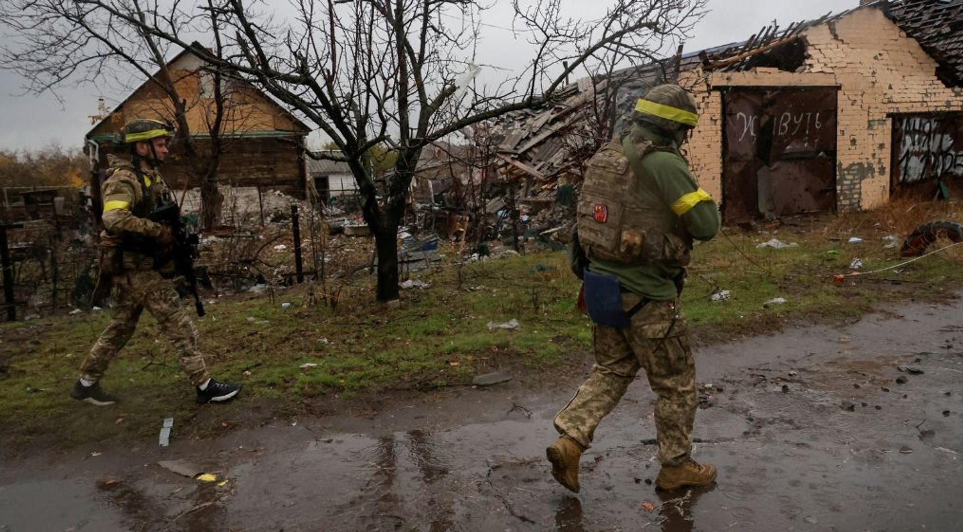 Video thumbnail for Ukraine regains ground in east as counteroffensive challenges stalemate narrative