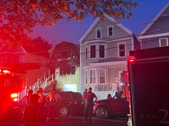 Video thumbnail for Dog killed, five residents displaced in Harrison fire