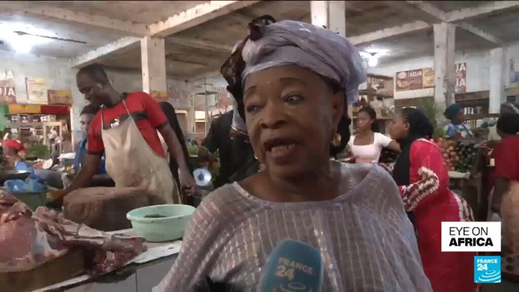 Video thumbnail for Senegalese consumers rally online against rising cost of living