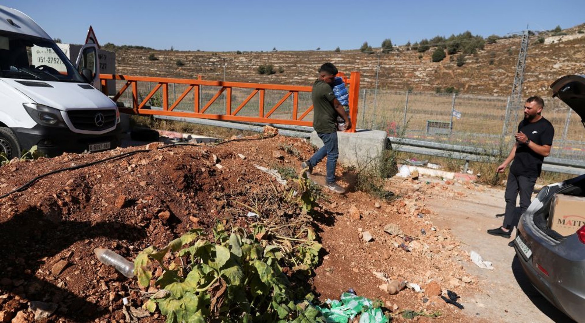 Video thumbnail for Sinjil under siege as Israel tightens restrictions across occupied West Bank