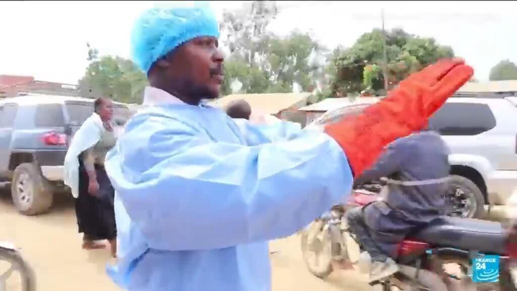 Video thumbnail for DR Congo: Authorities struggle to contain fast-moving Ebola outbreak
