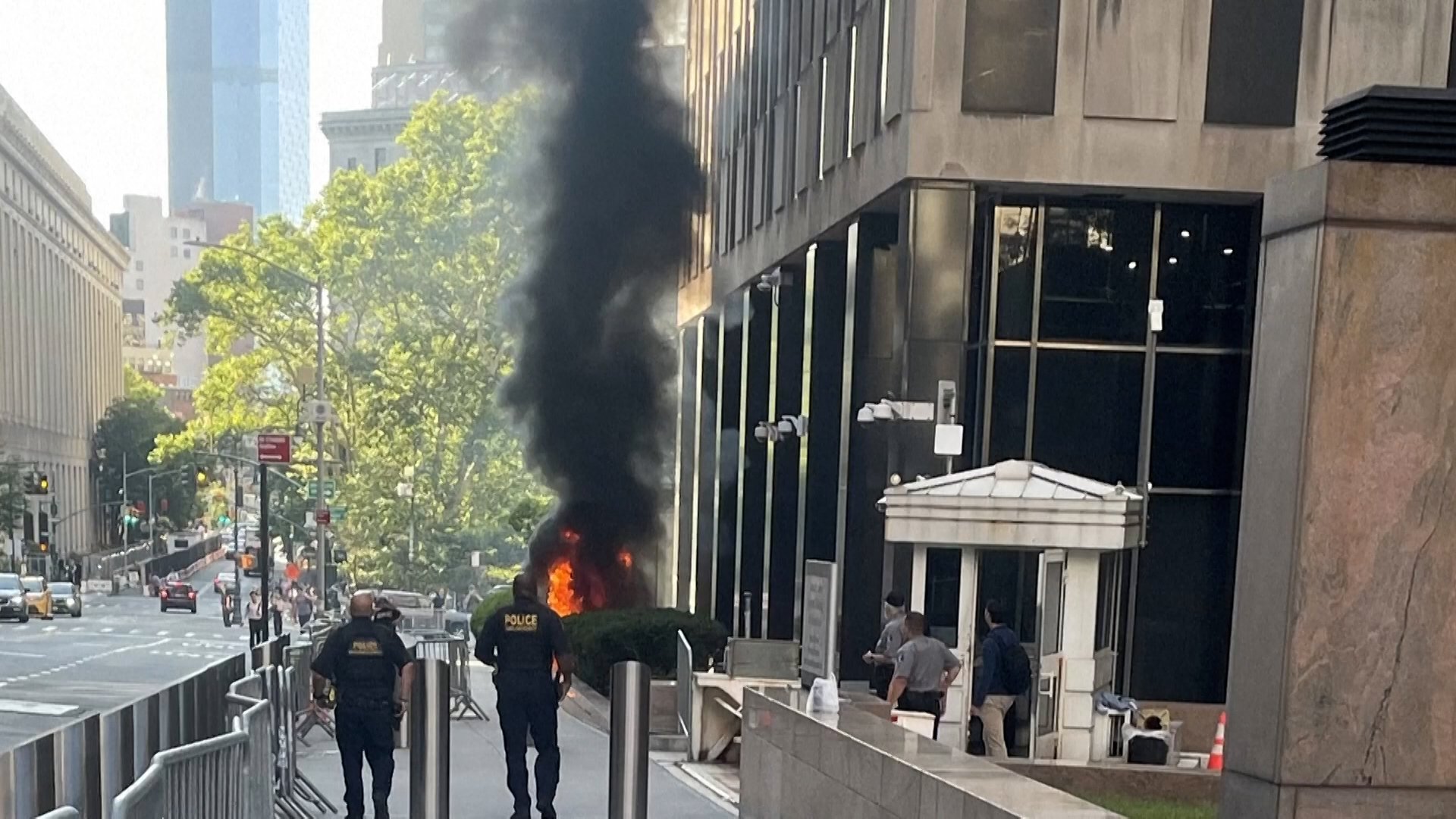 Video thumbnail for Man arrested after fire outside New York immigration court