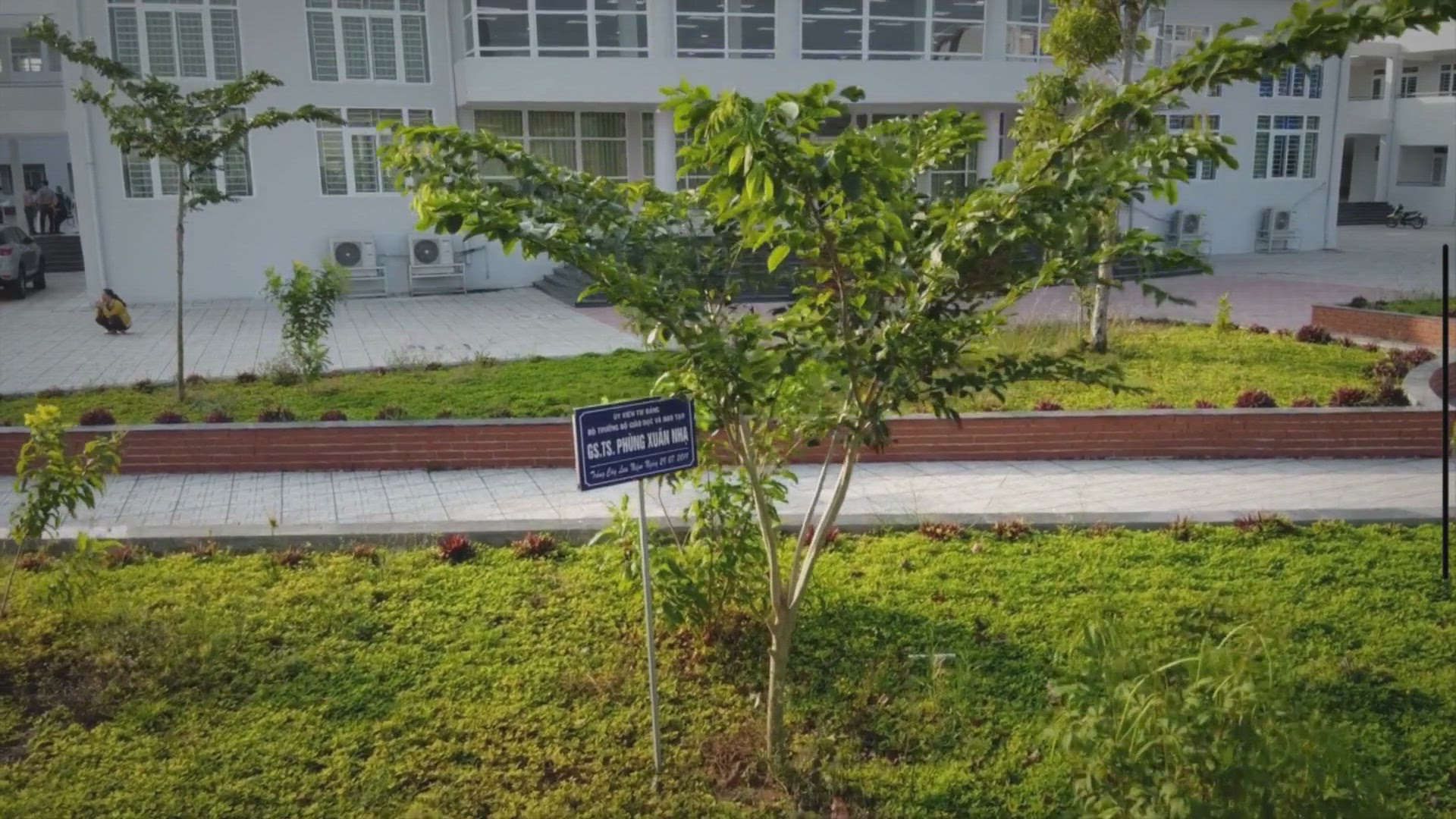 Video thumbnail for Top 10 Highest Paying Degree Courses To Study In France