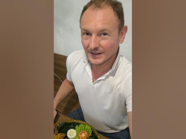 Video thumbnail for Trying Nasi Tempong Near Yogyakarta – Spicy, Authentic, and Delicious 🍗🔥🍚