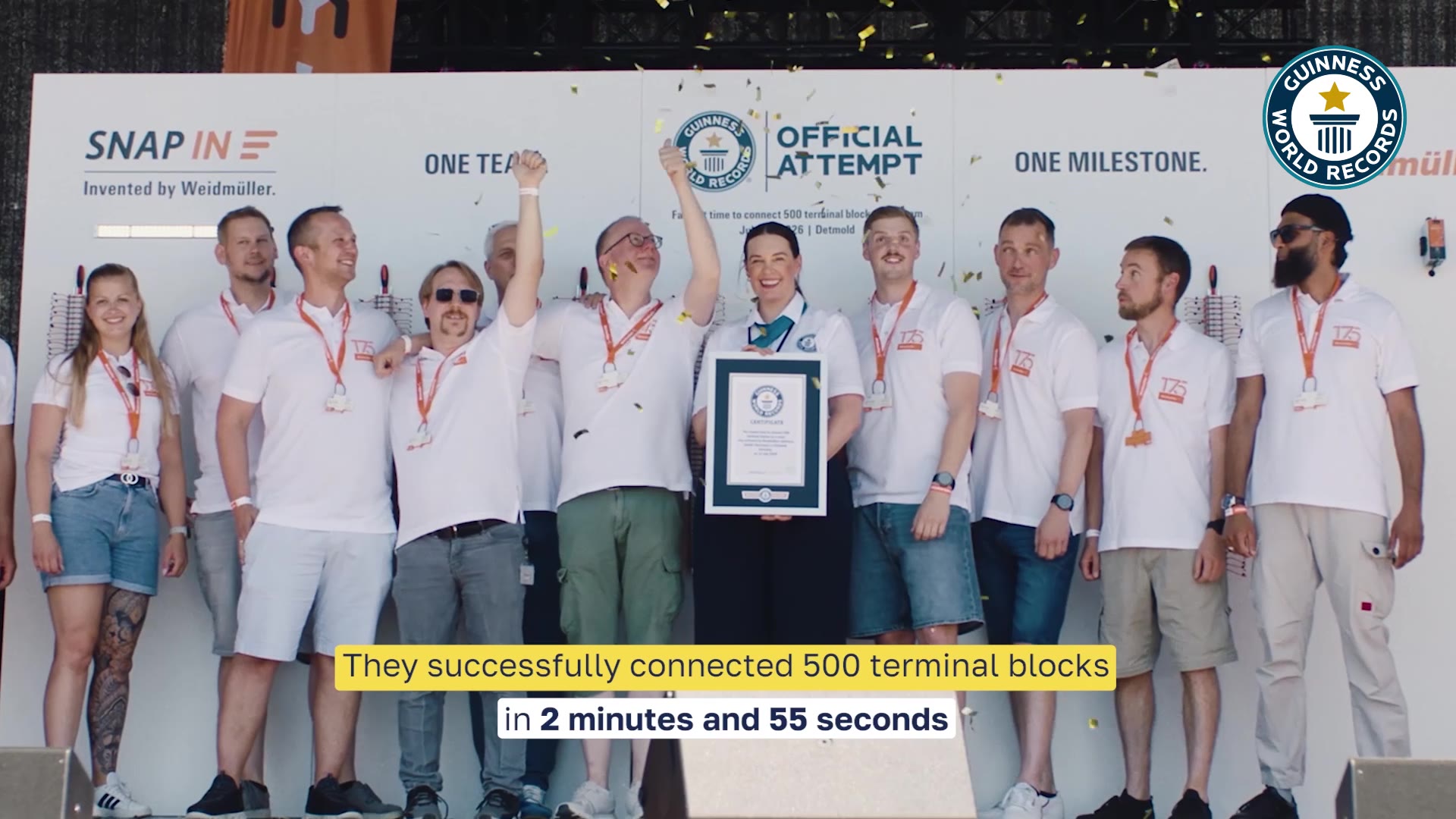 Video thumbnail for Fastest time to connect 500 terminal blocks by a team - 2 minutes and 55 seconds by Weidmüller Interface GmbH