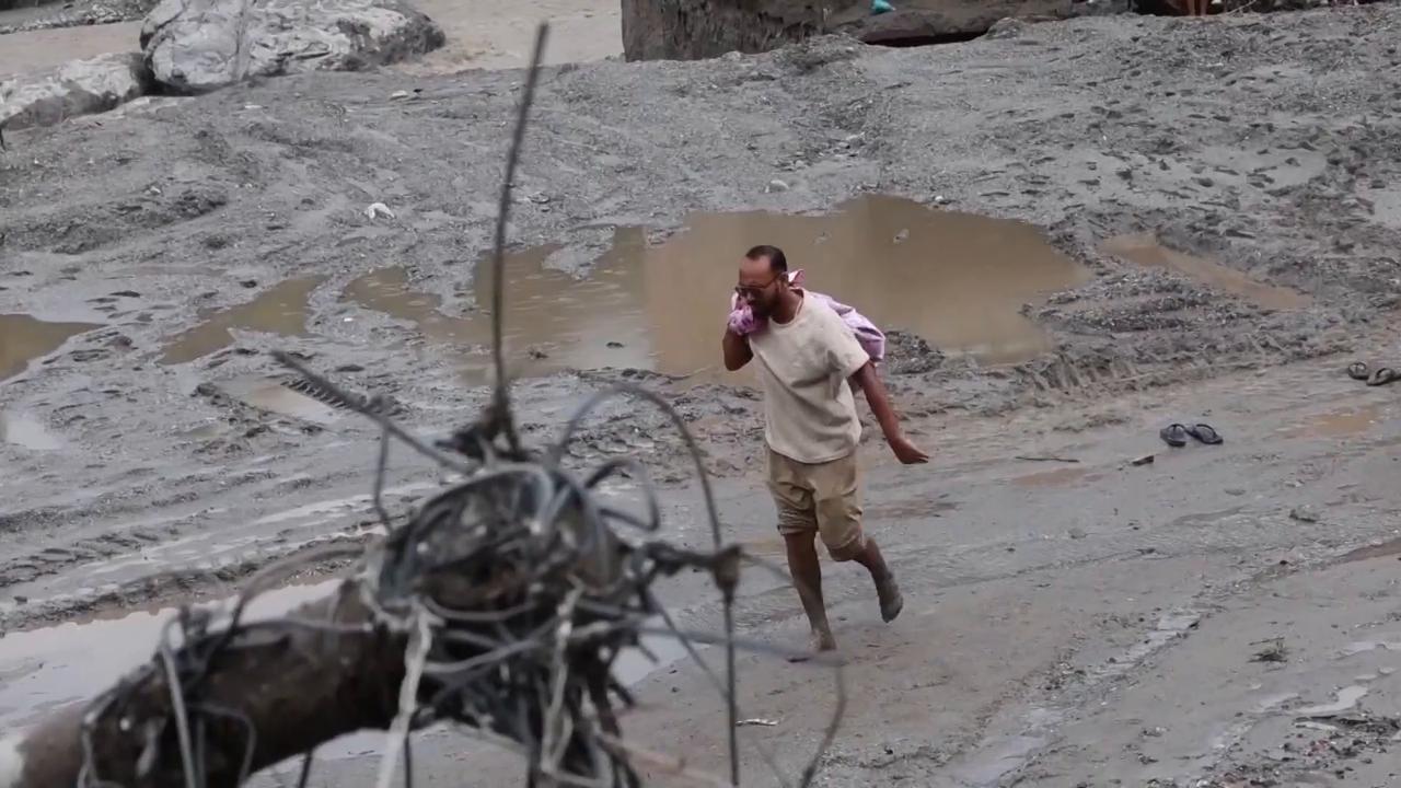 Video thumbnail for Nepal: Nepal mudslide death toll rises to 907.