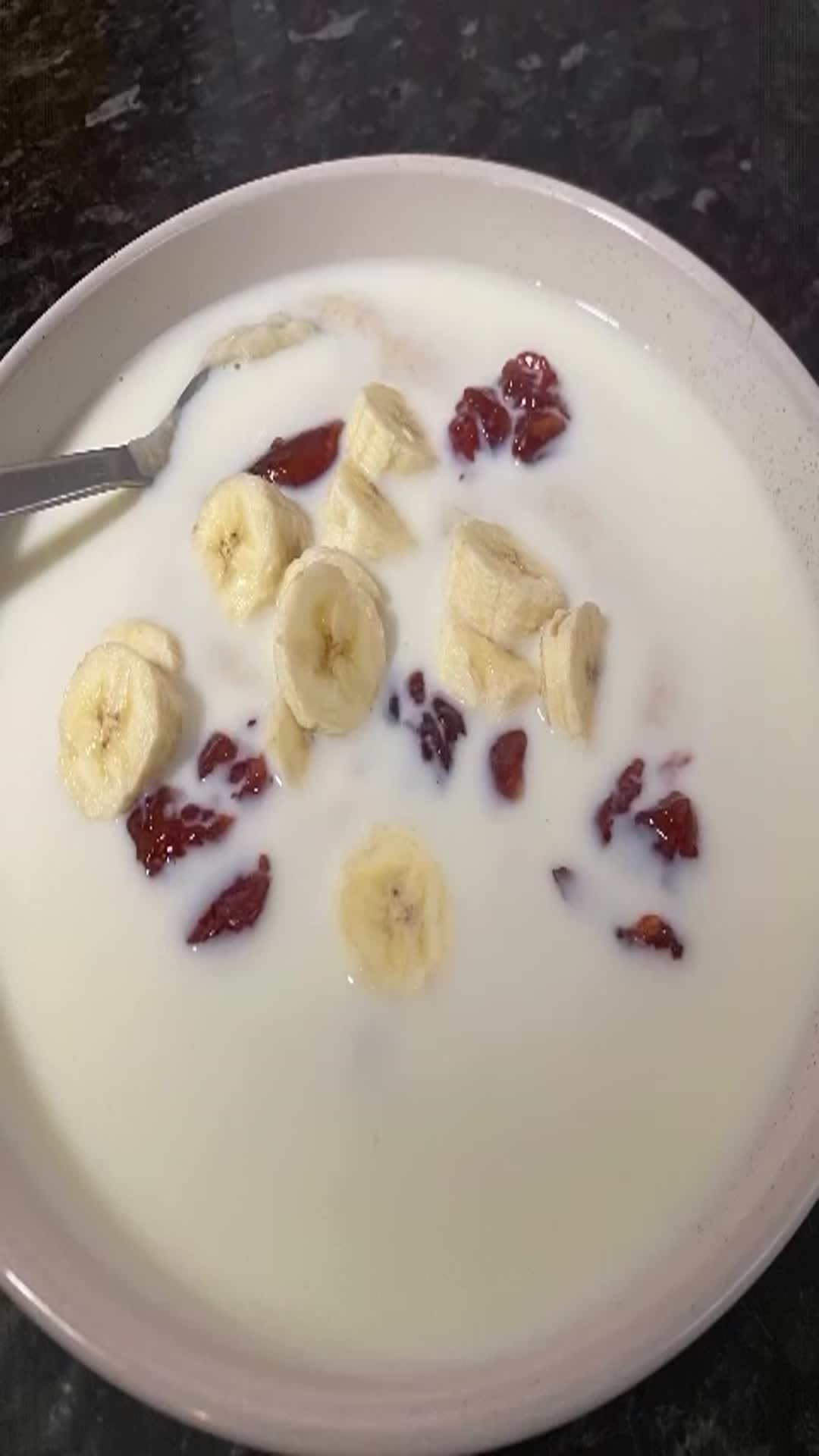 Video thumbnail for Creamy Oats with Jam and Banana