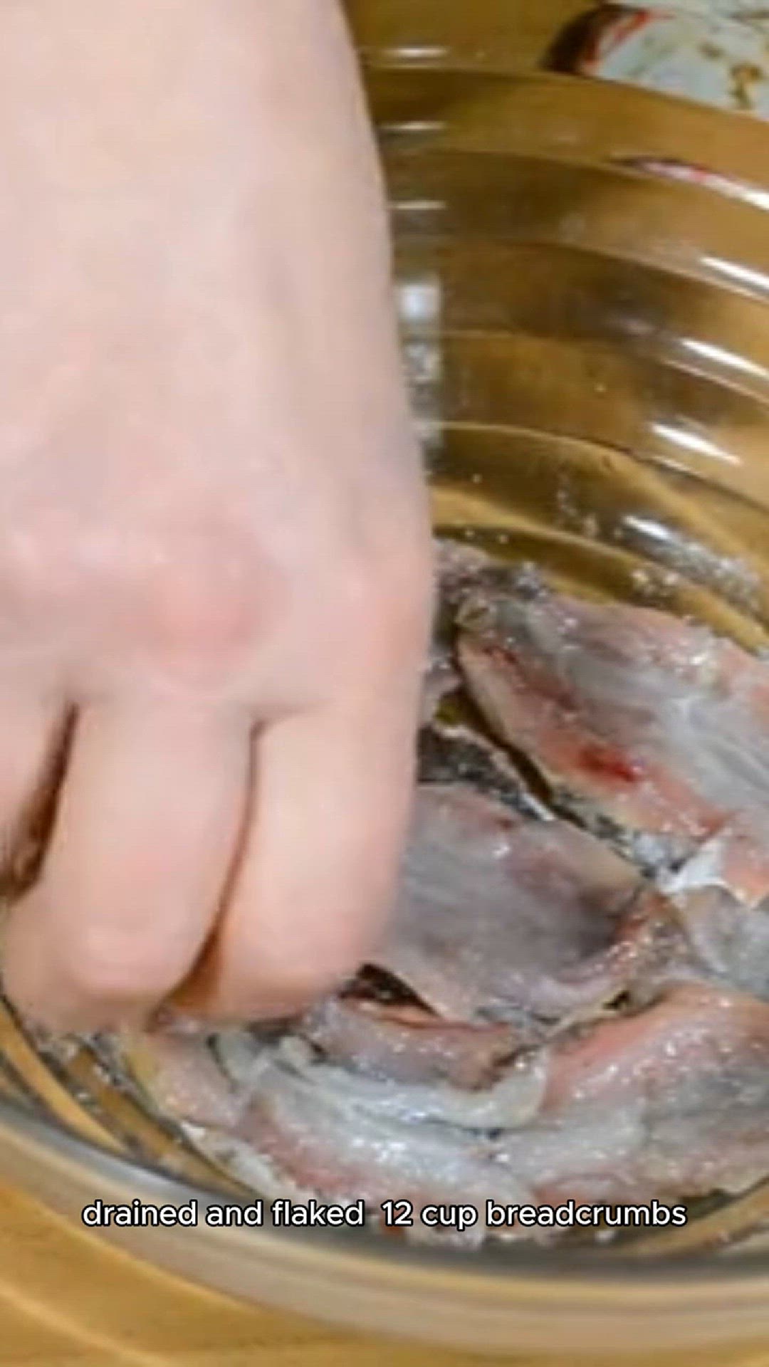 Video thumbnail for salmon croquettes recipe