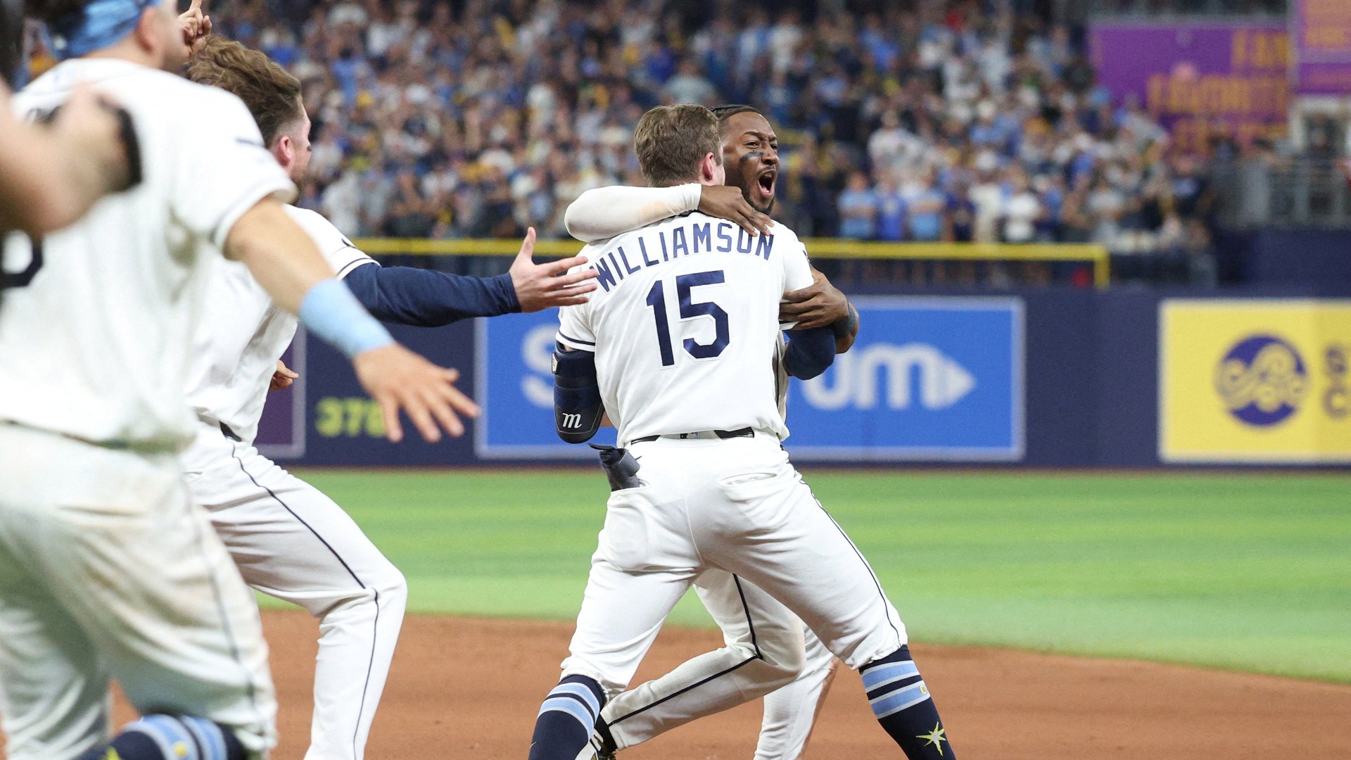 Video thumbnail for Tampa Bay-Milwaukee Total: Is the Over the Best Bet?