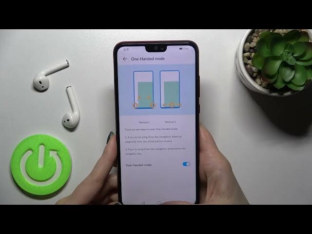 Video thumbnail for How to Turn On One-Handed Mode – Accessibility Settings on HUAWEI Honor 8x