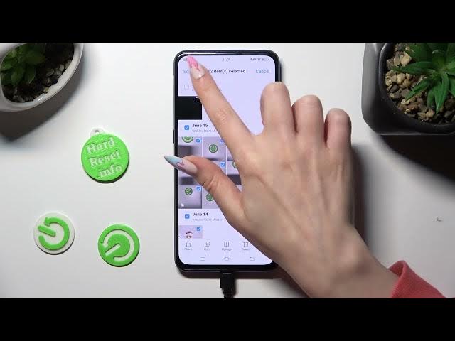 Video thumbnail for How To Select & Delete Multiple Photos In Gallery On Vivo V15 Pro