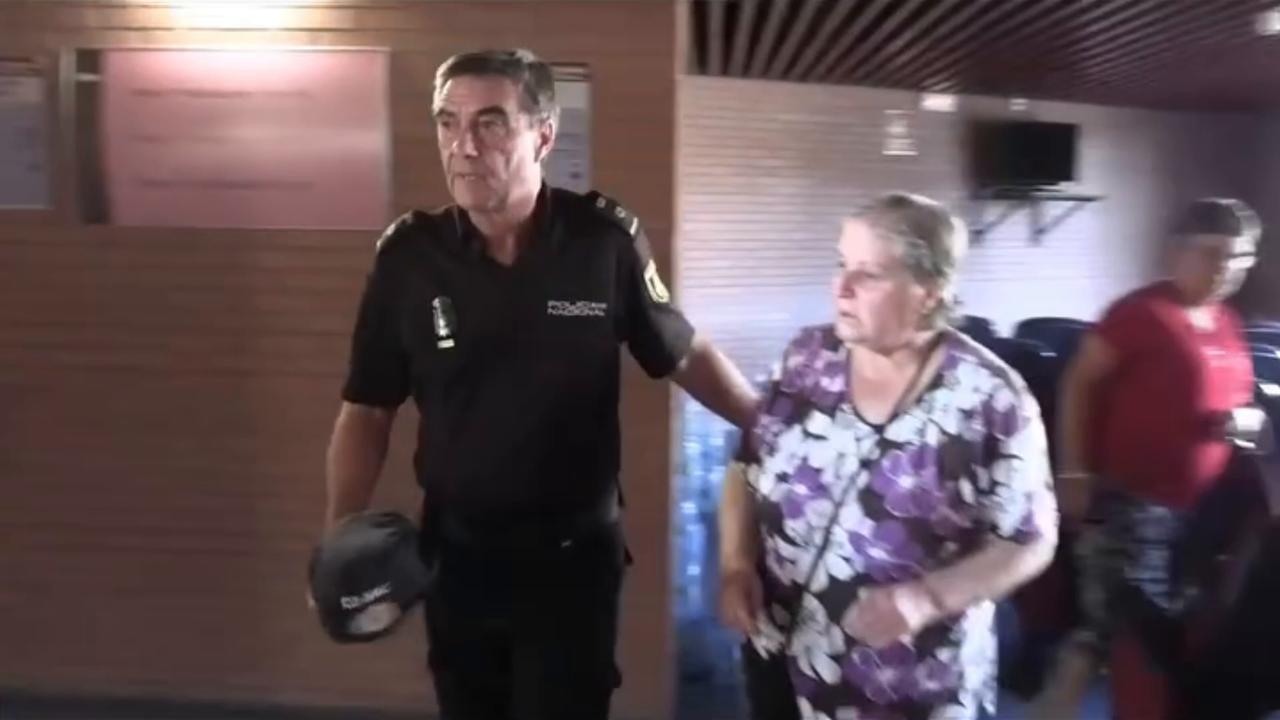 Video thumbnail for Spain: Wildfire forces hundreds to evacuate in Spain's Avila.