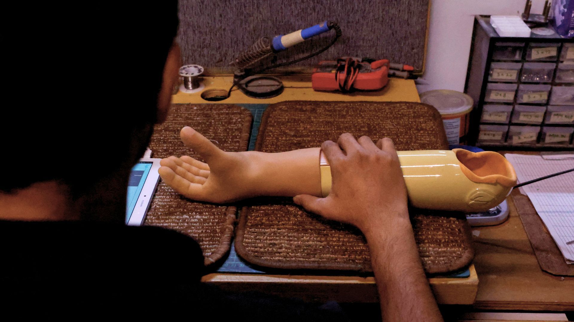 'Video thumbnail for Pakistani start-up supplies affordable prosthetics to Gaza’s amputees'