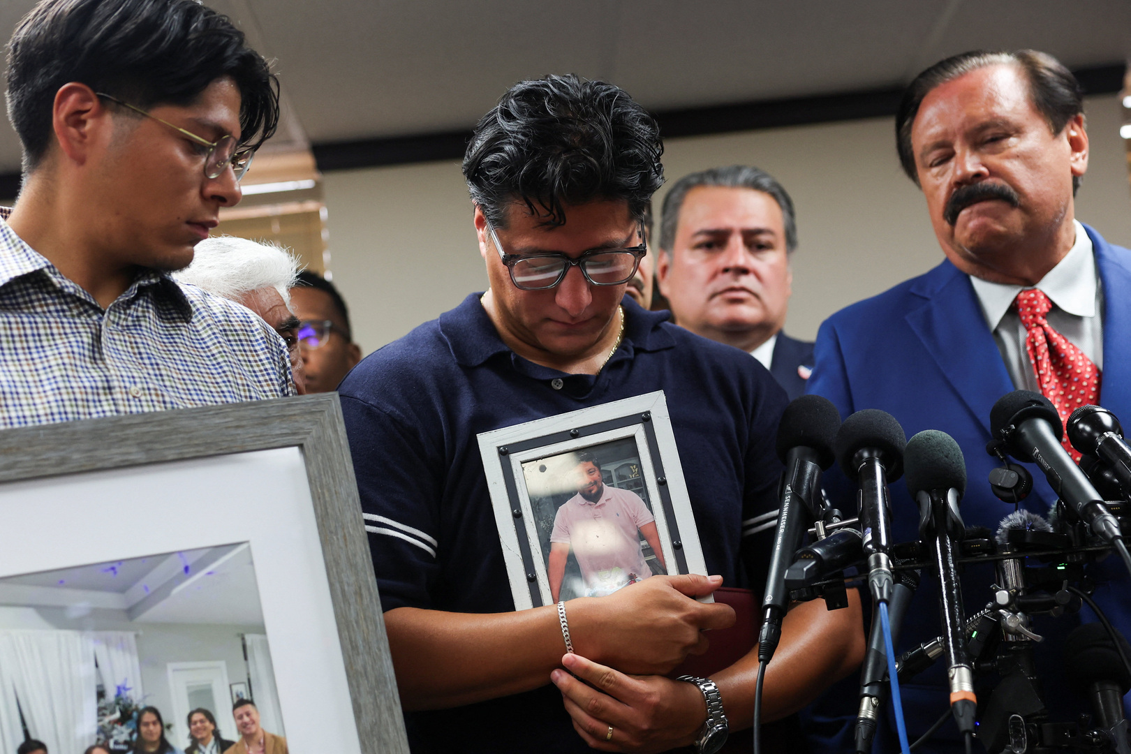 Video thumbnail for Son of Mexican national who was fatally shot by ICE speaks out