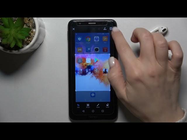 Video thumbnail for How to Take Screenshots Without Buttons on Honor 7X - Capture Screen
