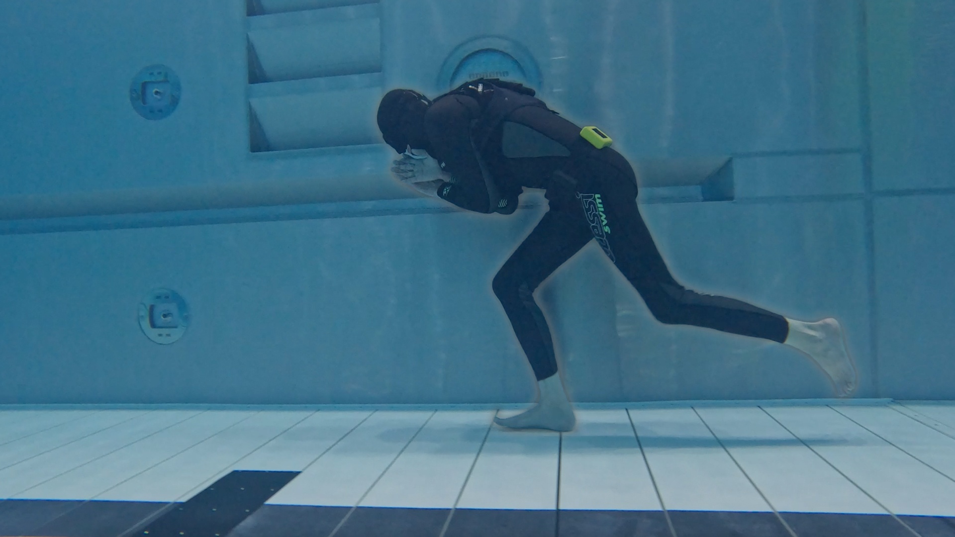 Video thumbnail for Longest underwater walk with one breath (male) - 120.10 metres by Stanisław Odbieżałek