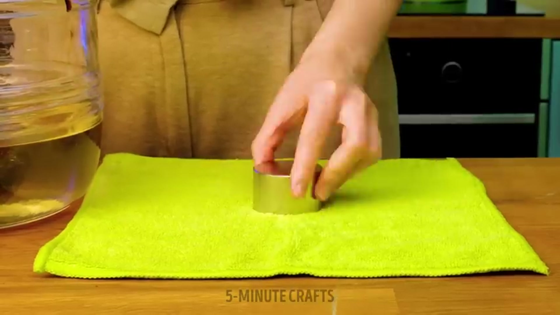 Video thumbnail for Unbelievable Cleaning Hacks You Need to Try