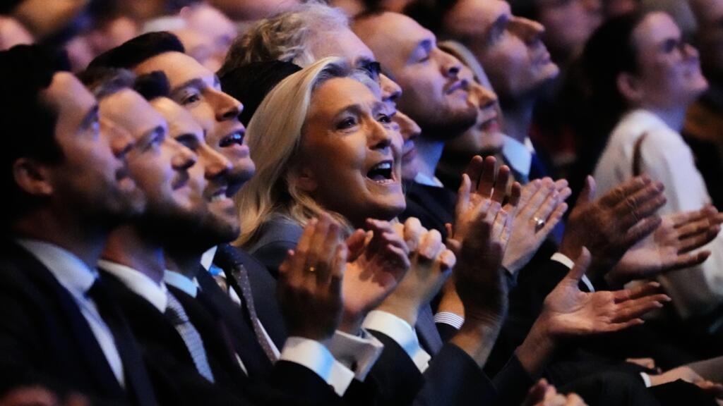 Video thumbnail for Le Pen leads polls with up to 38% six months before election