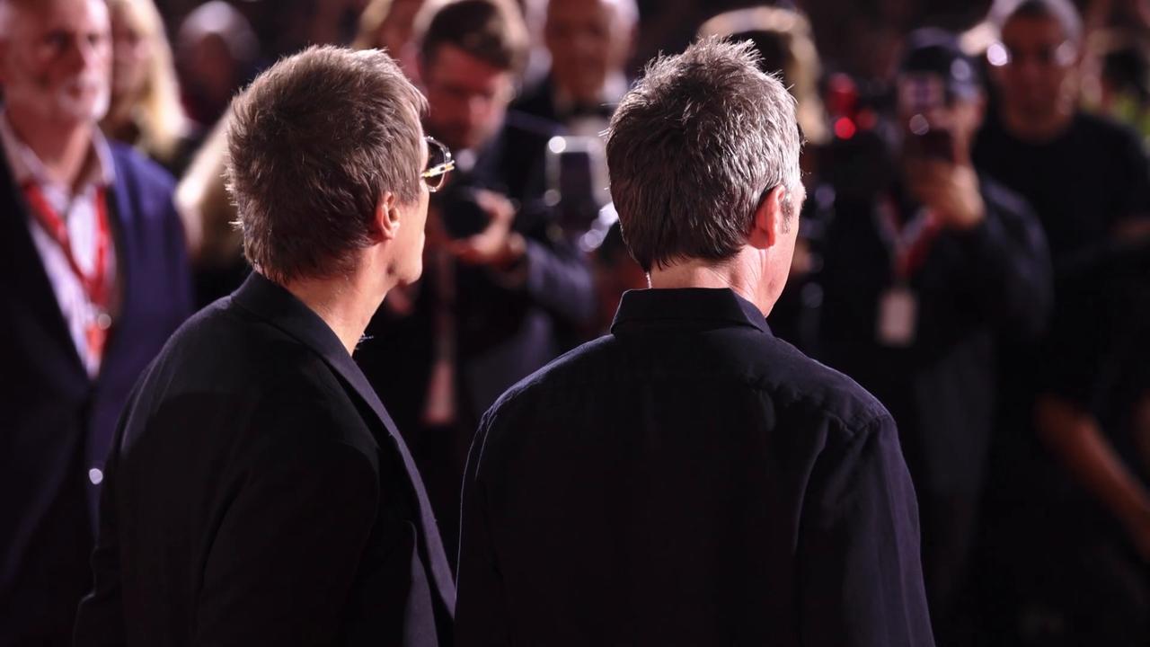 Video thumbnail for Italy: 'Oasis: Don't Look Back in Anger' premieres at Venice Film Festival.