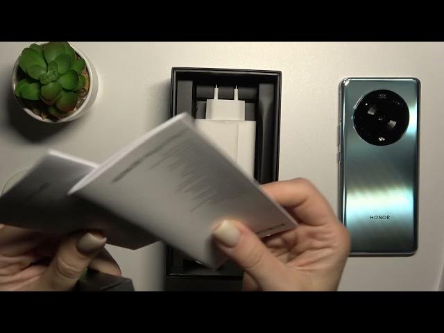 Video thumbnail for All Box Accessories With HONOR Magic4 Lite