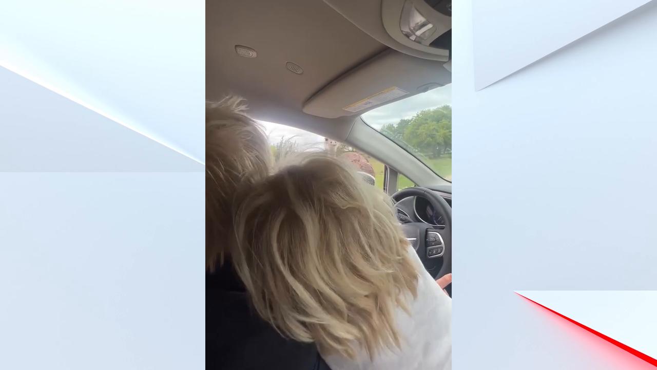 Video thumbnail for WATCH: Hilarious moment ostrich ATTACKS Boris Johnson