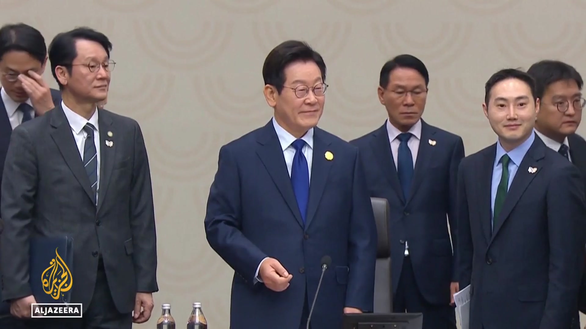 'Video thumbnail for Apec summit :Xi Jinping promises to protect free trade'