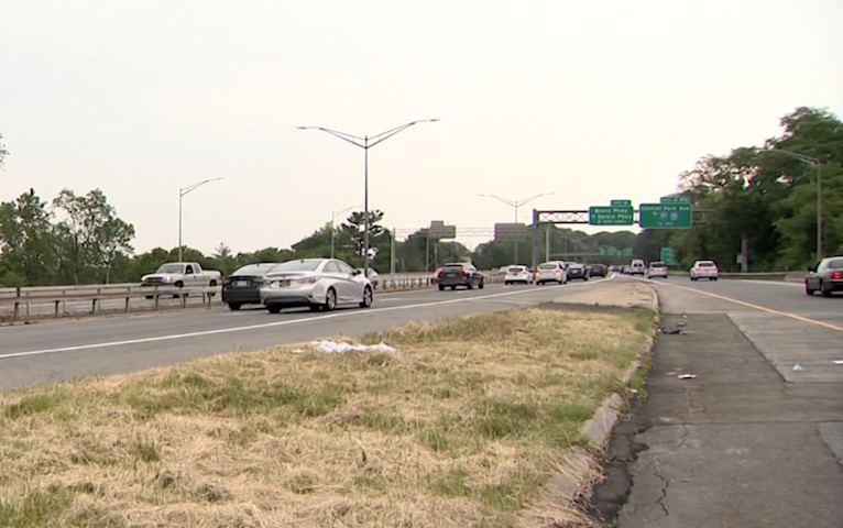 Video thumbnail for Cross County Parkway construction creates traffic headaches in Yonkers this week