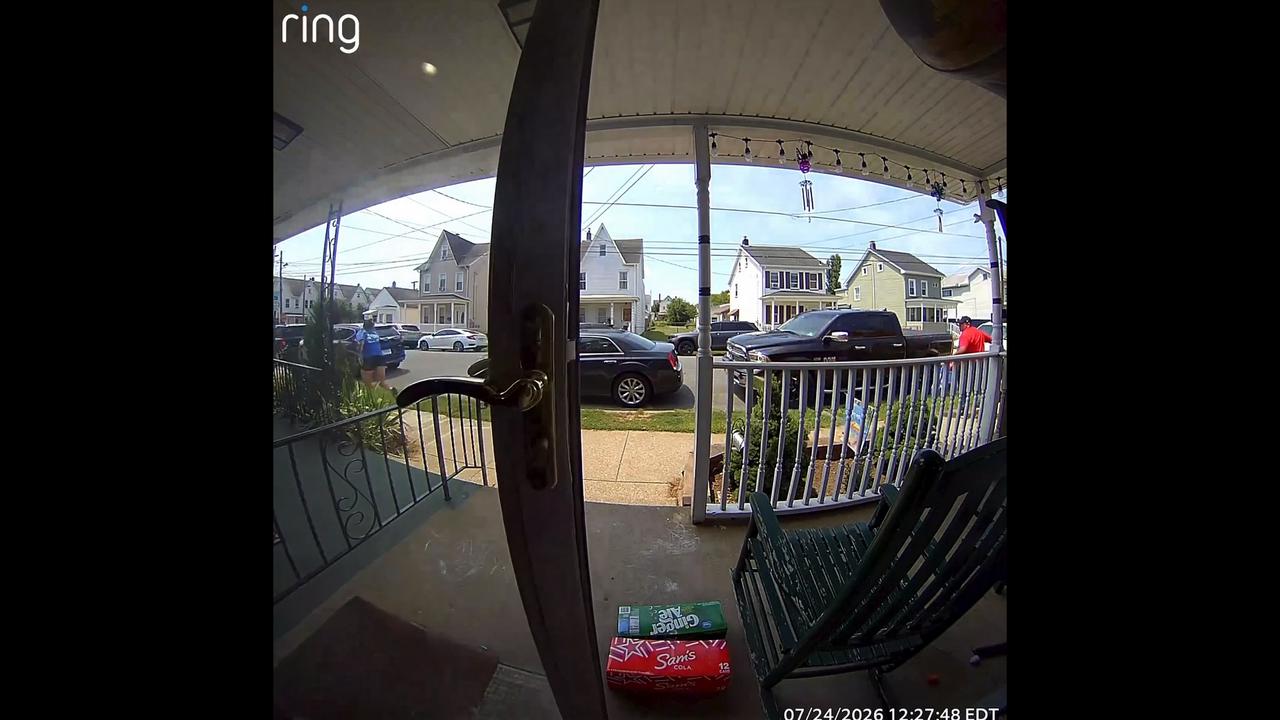 Video thumbnail for US: Doorbell Camera Captures Delivery Driver Prank.
