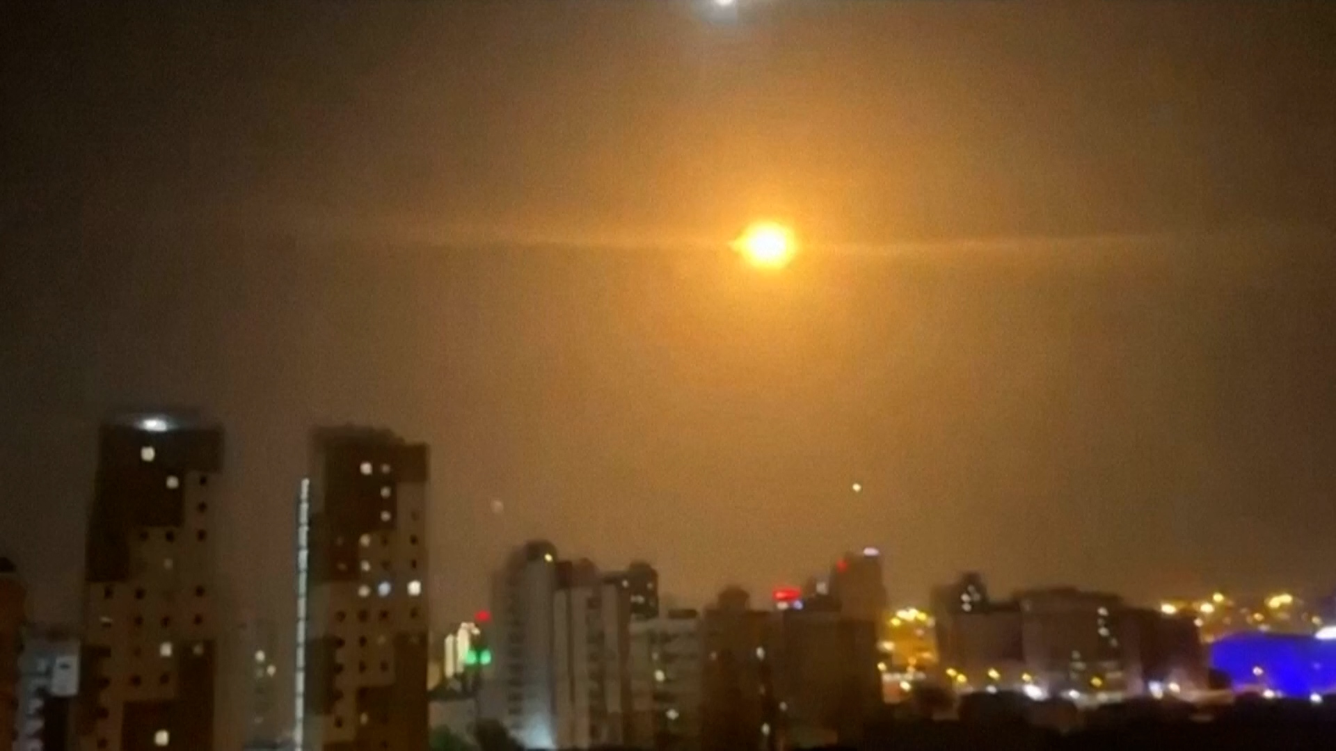 Video thumbnail for Videos show Kuwait intercepting ballistic missiles from Iran