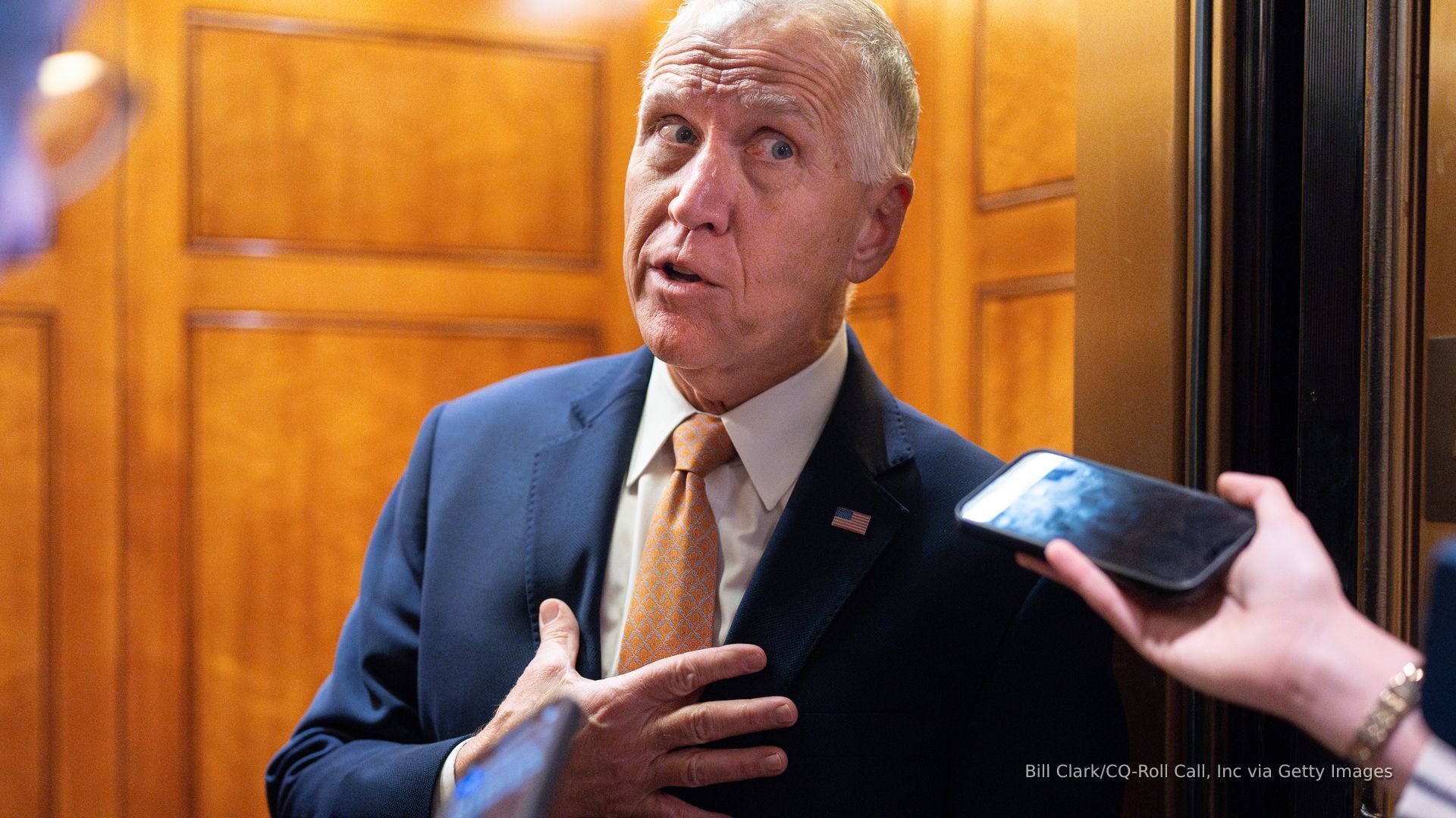 Video thumbnail for 'Whose throat do I get to choke?' Republican demands tariff accountability