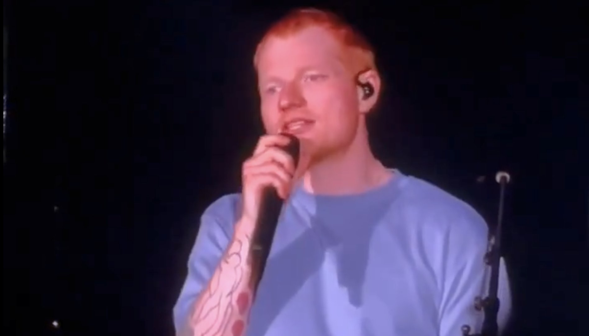 Video thumbnail for Ed Sheeran opens solo concert with comments about Gaza