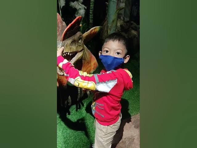 Video thumbnail for Jurassic Research at Genting Theme Park