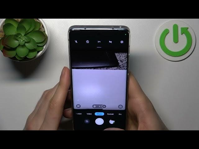Video thumbnail for How to Take Burst Shot on Motorola Edge 30 Fusion - Take Series of Pictures