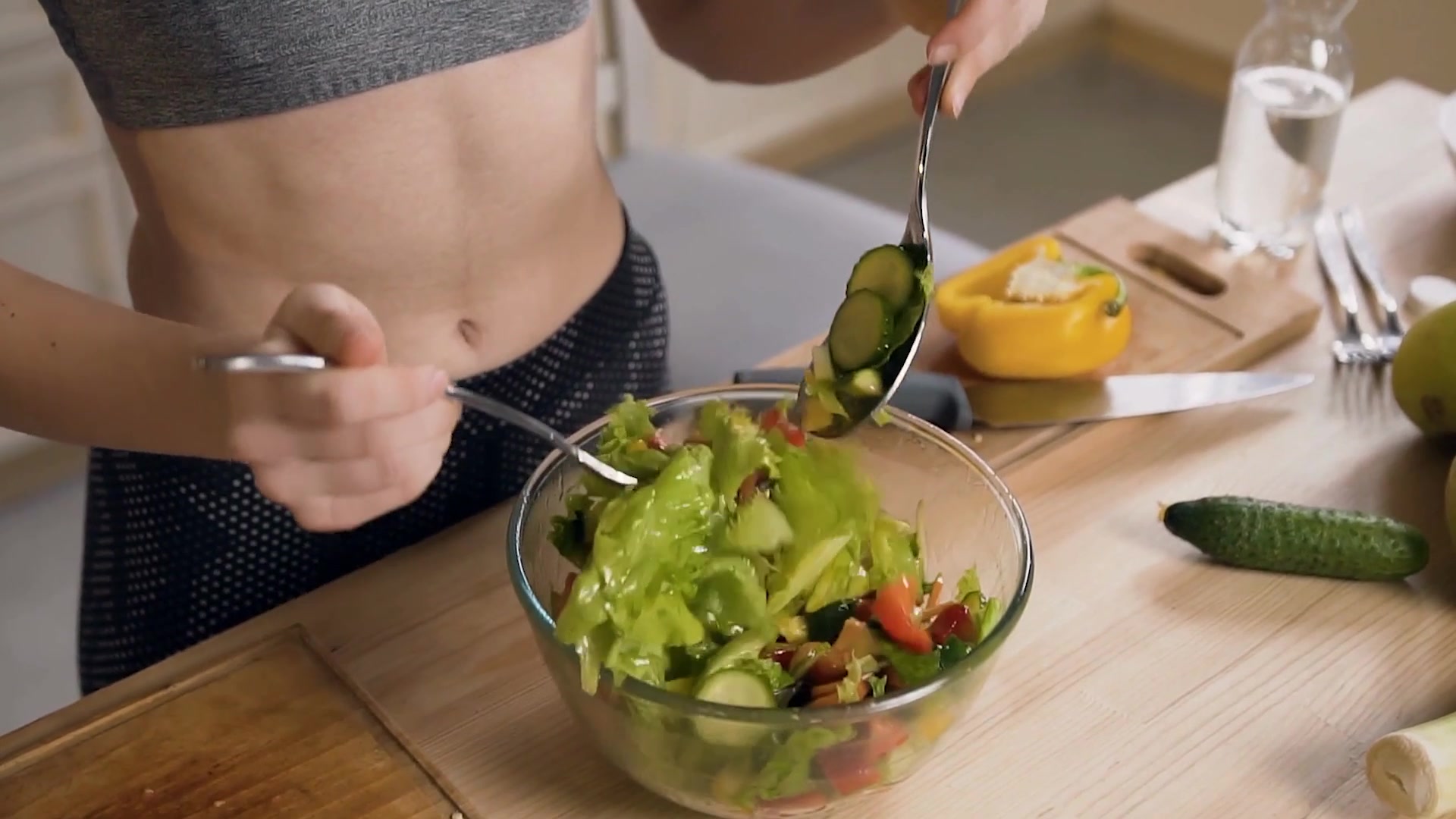 Video thumbnail for How Lionel Messi's Nutritionist Changed His Daily Diet