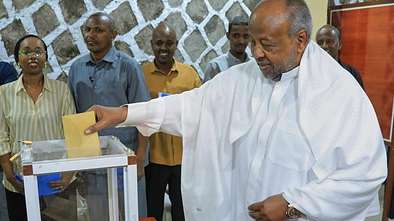 Video thumbnail for Djibouti counts votes as leader seeks sixth term