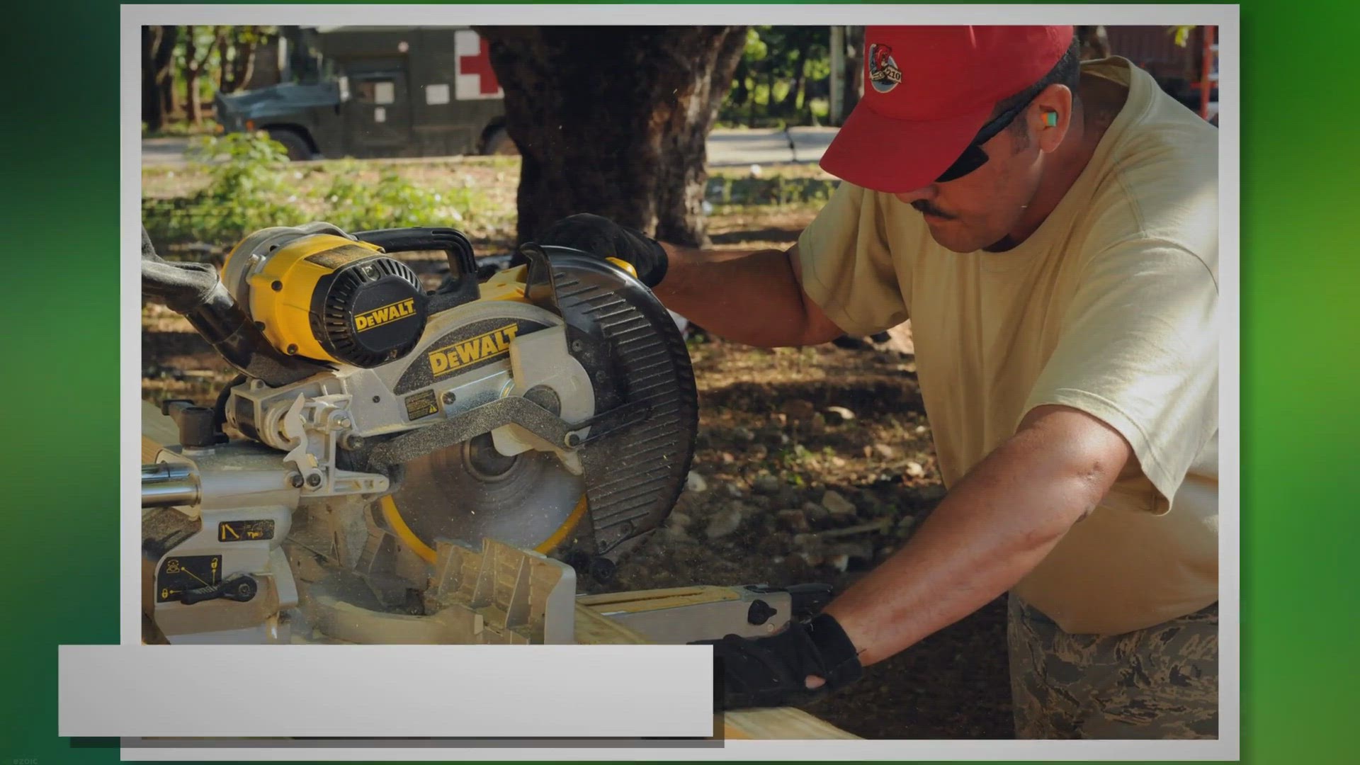 Video thumbnail for 5 Things You Need to Know About Miter Saws