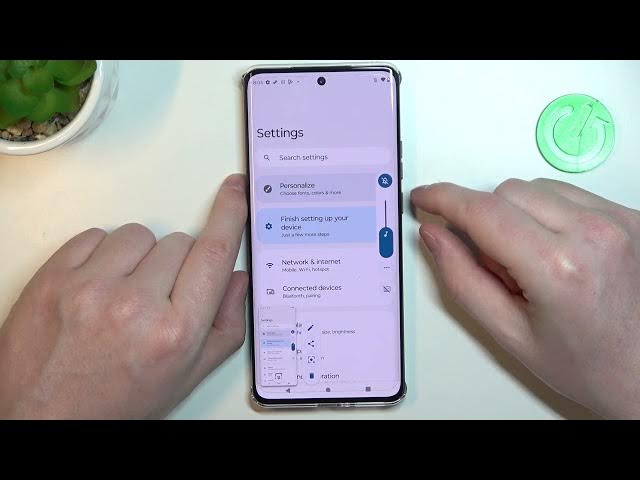 Video thumbnail for How to Capture a Full Page Screenshot on MOTOROLA Edge 40 - Scrolling Screenshot - Long Screenshot