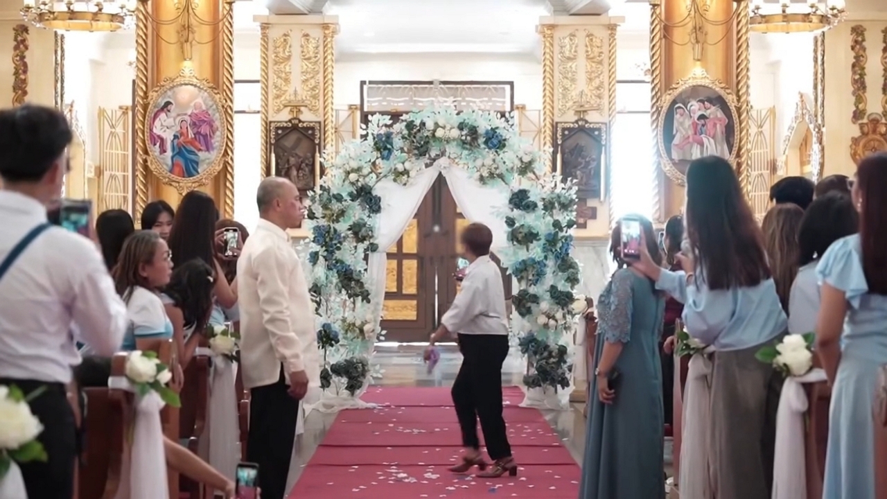 Video thumbnail for Wedding Entrance Interrupted by Surprise Guests!