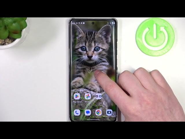 Video thumbnail for How To Enable & Disable Google Feed on Motorola Moto X40 - Google News