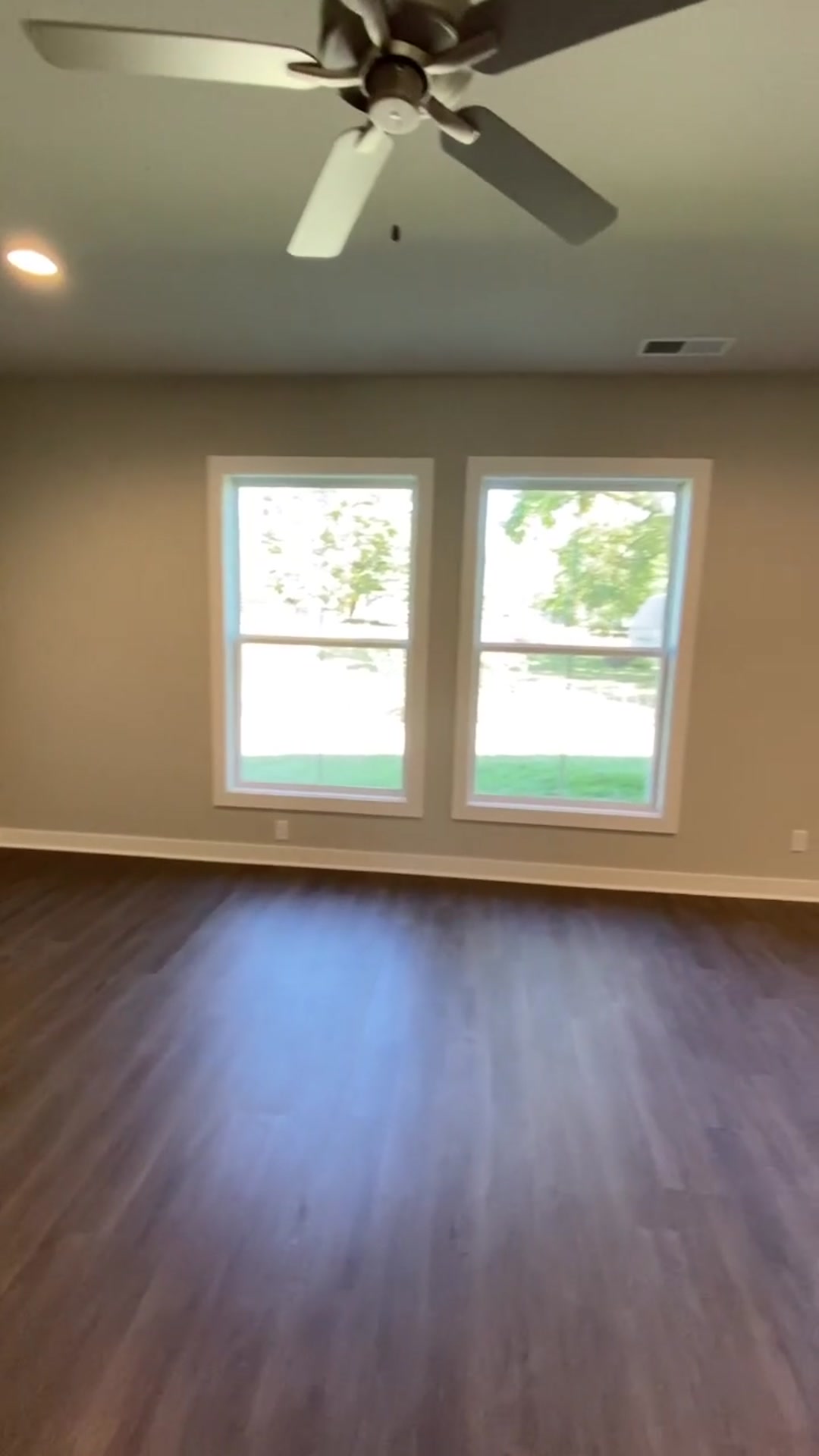 Video thumbnail for f6609b54b3e106199e1578757a930d45