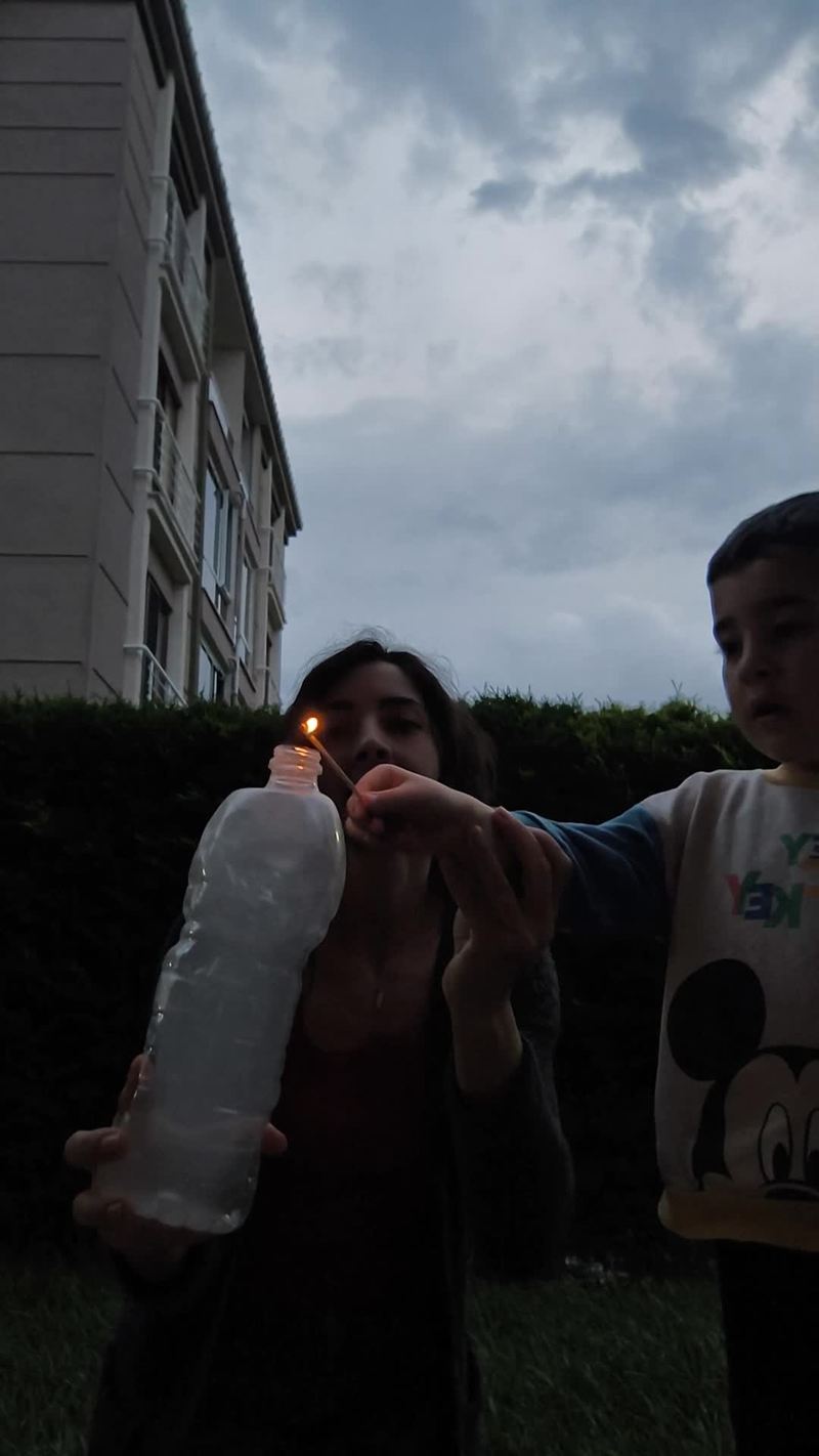 Video thumbnail for Supervised Fire Reaction in a Deodorant Bottle