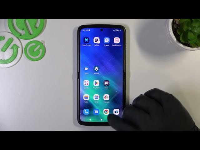 Video thumbnail for Motorola Razr 2022 - How To Add Passes To Google Wallet