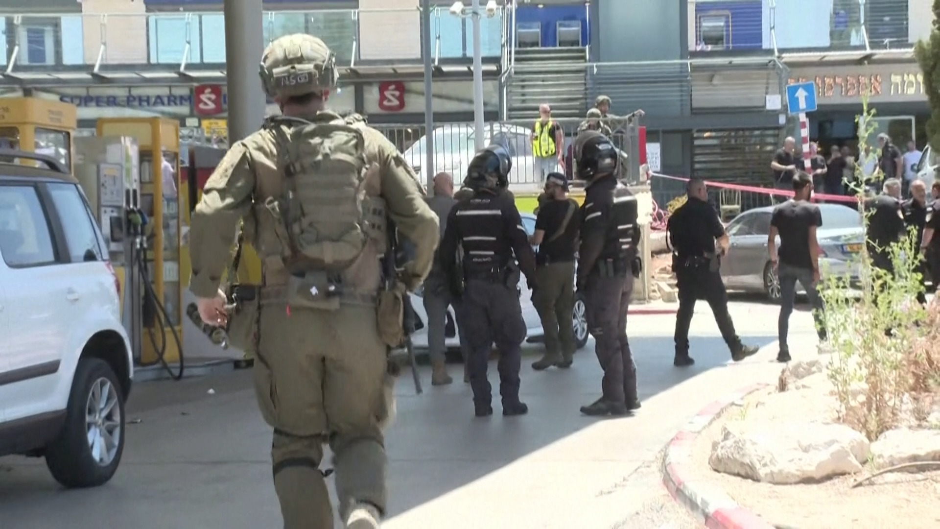 Video thumbnail for 1 killed and 5 injured in Israel shootings
