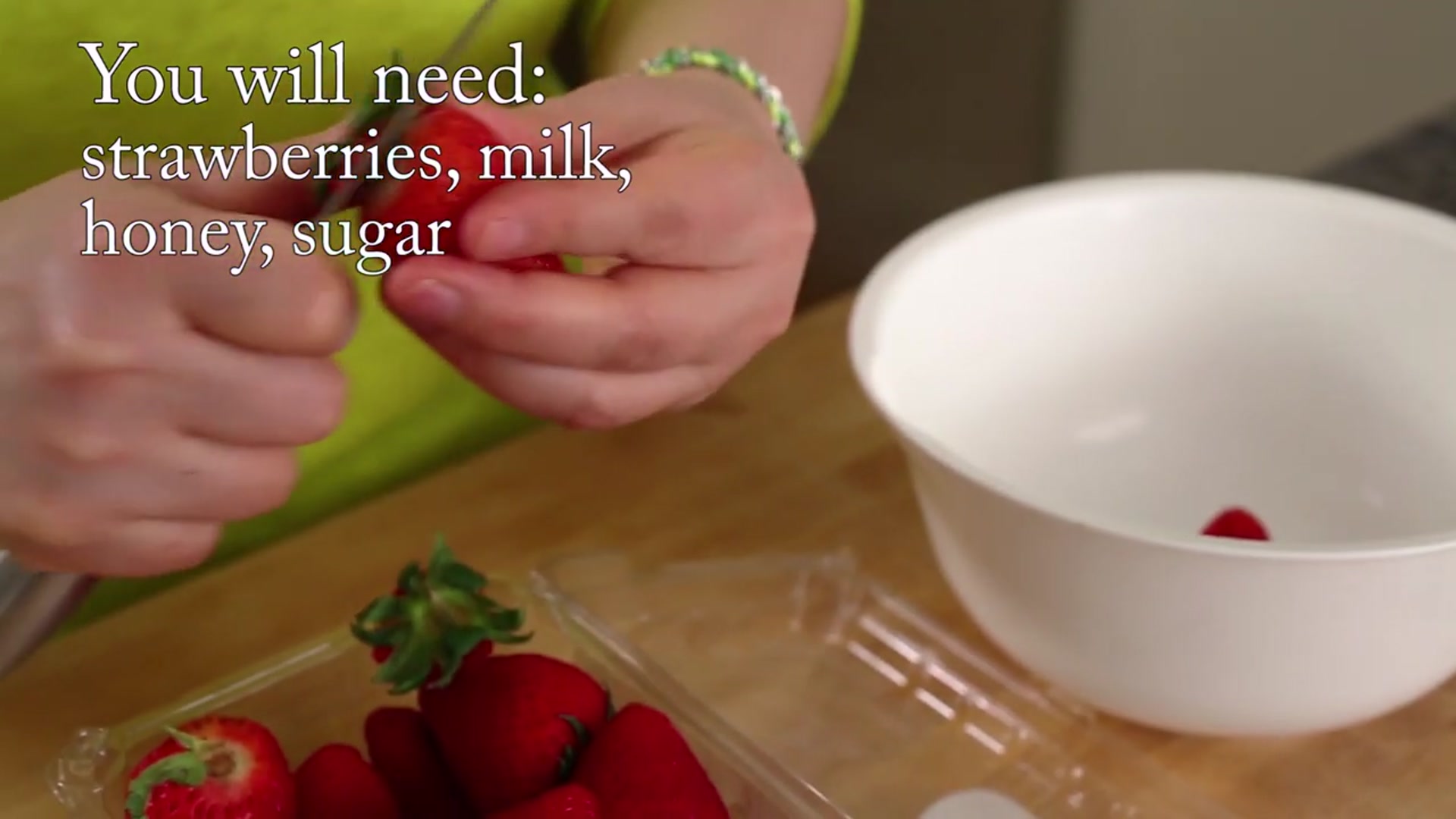 Video thumbnail for Strawberry milkshake (딸기셰이크)(720P HD)