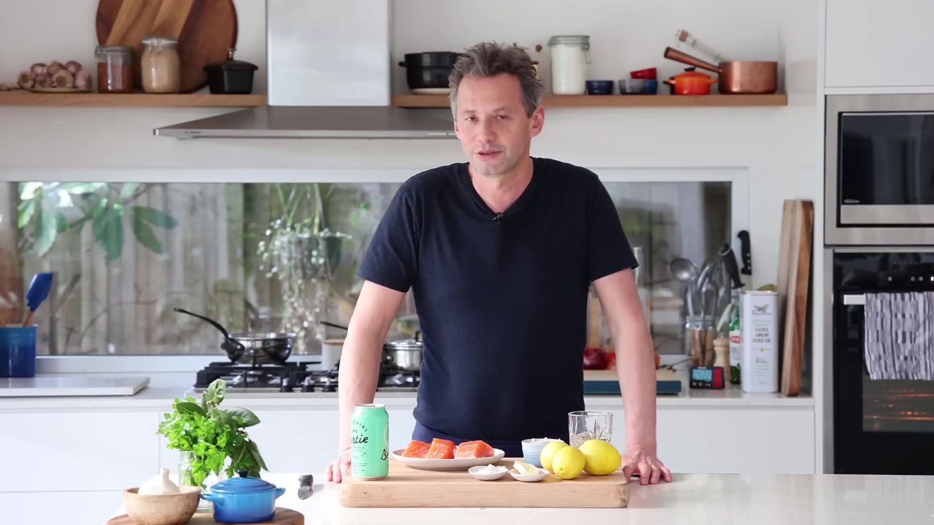 Video thumbnail for 16.How to make a velouté sauce with salmon or other fish ¦ Quick method (1080p 25fps)