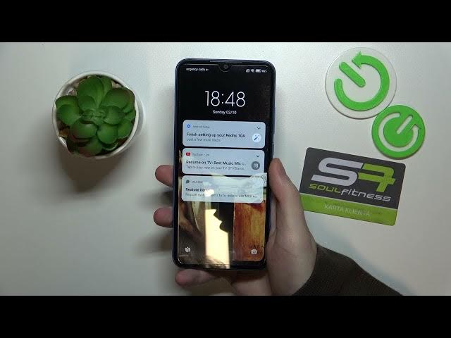 Video thumbnail for Xiaomi Redmi 10A - Hand Size Compared