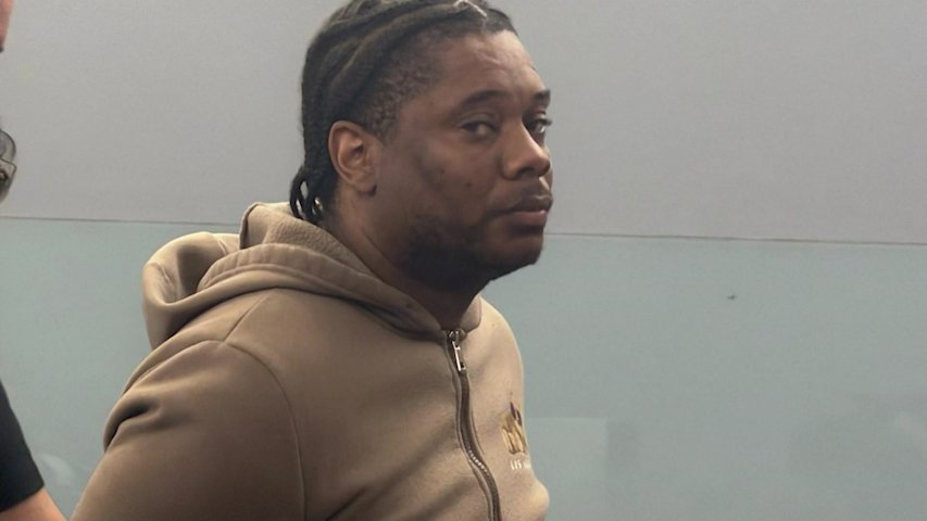 Video thumbnail for Gun recovered after police chase near New Rochelle school; suspect arraigned on Long Island